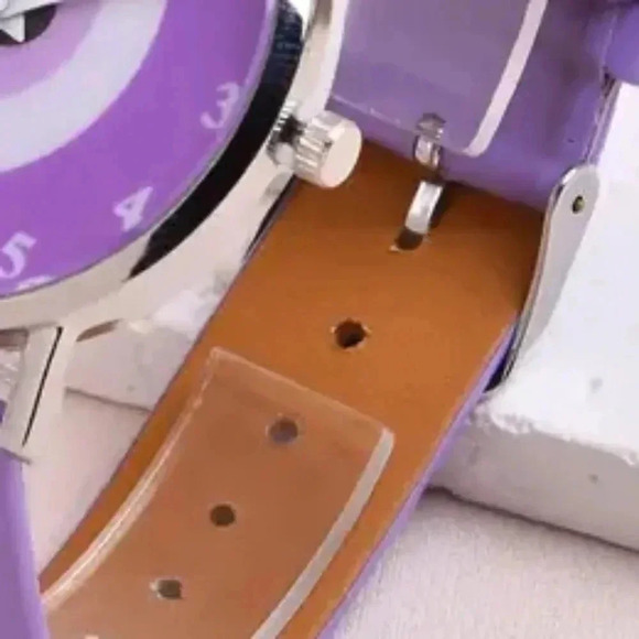 Beautiful classy..business like watch..collectable choice..NWT - Picture 3 of 4